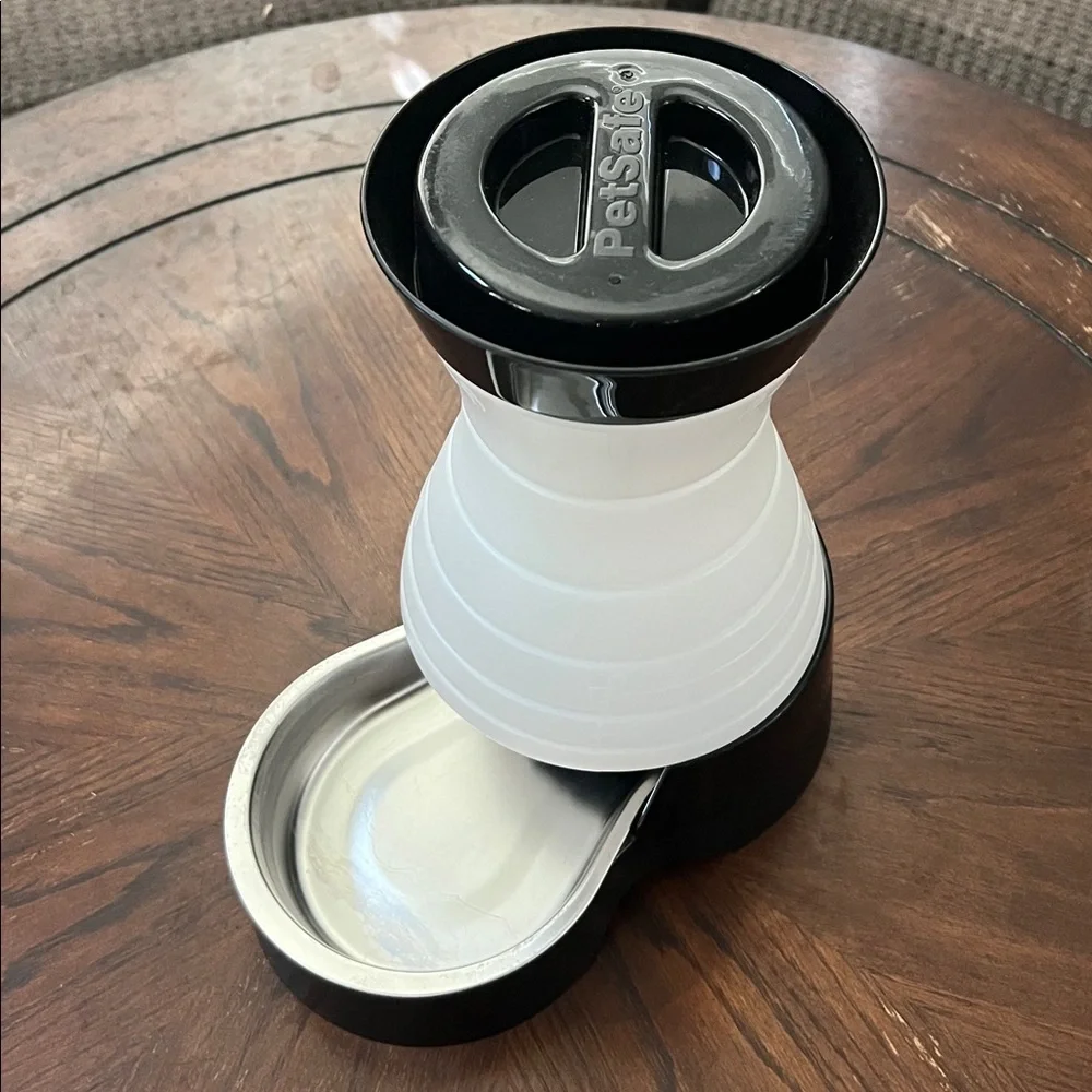 Petsafe Healthy Pet Gravity Waterer Water Dish Preowned